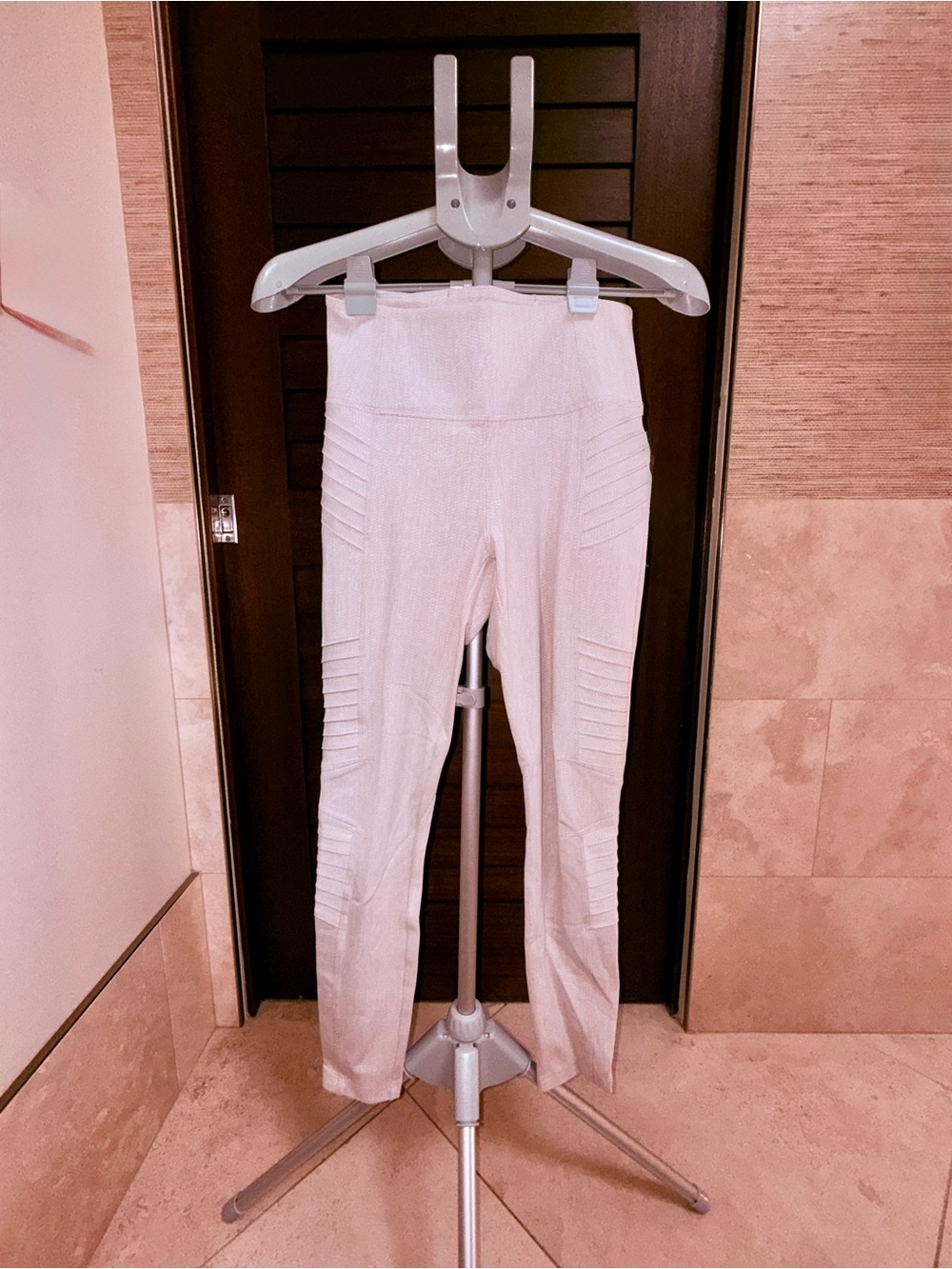 Athleta Delancey Textured Moto Tight Leggings Off White/Neutral Size Small